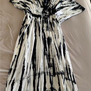 Monochrome Maxi Dress full length Beach wear XL wings add extra space on side